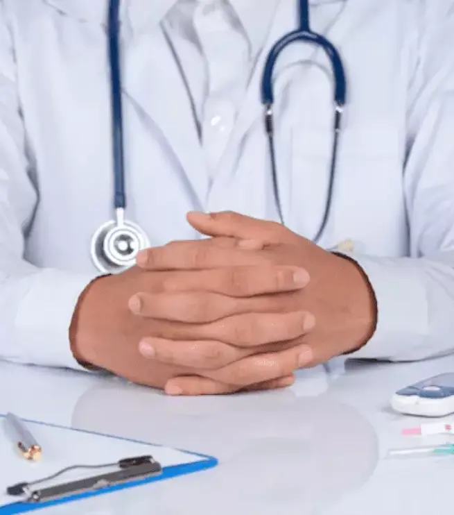 врач со стетоскопом