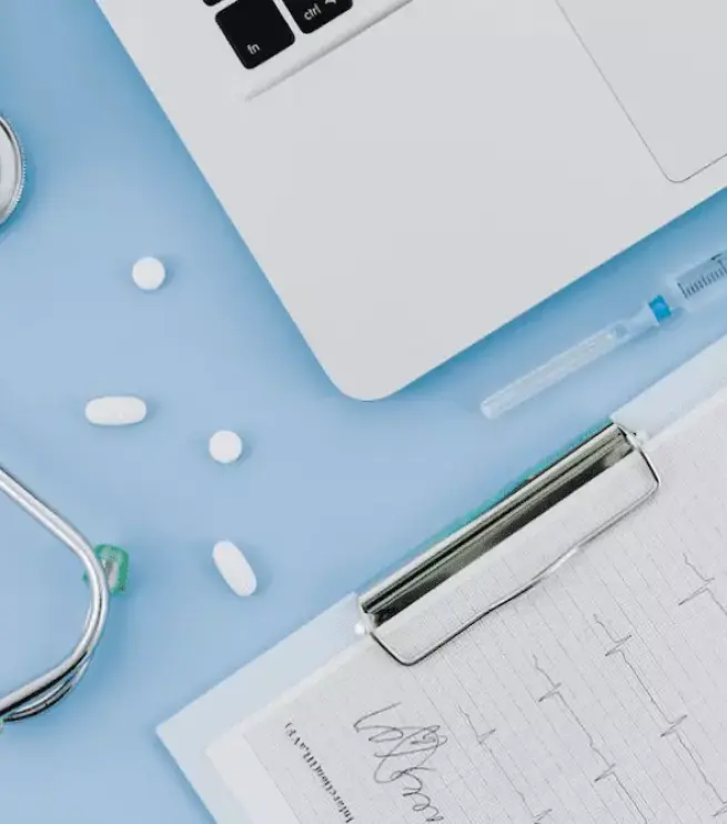 врач со стетоскопом